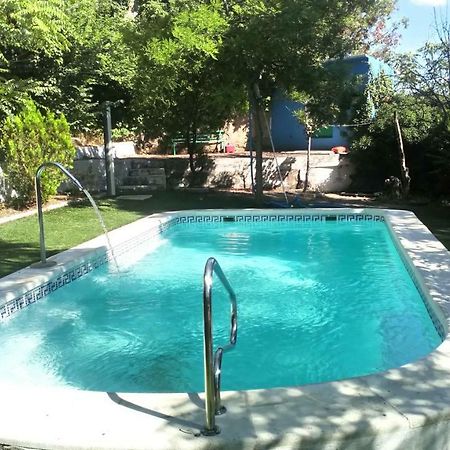 Hostal El Venero Sotillo de la Adrada Luaran gambar