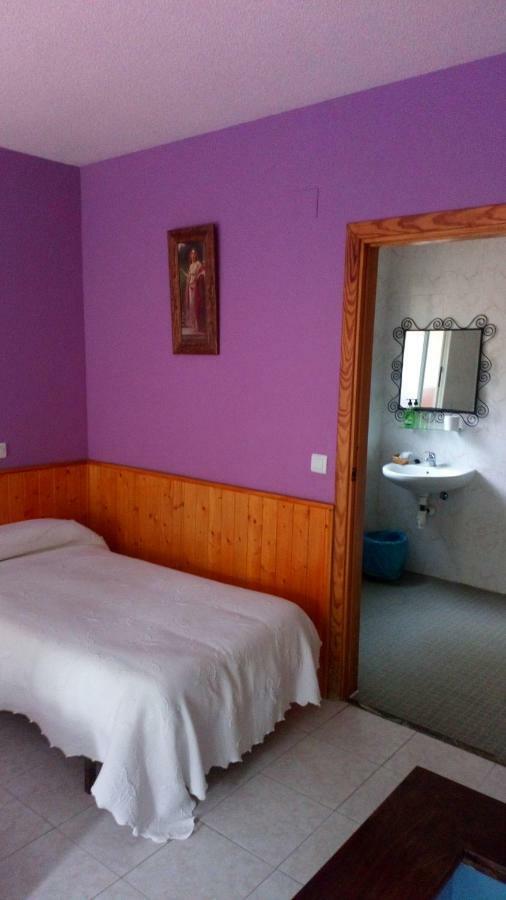 Hostal El Venero Sotillo de la Adrada Luaran gambar