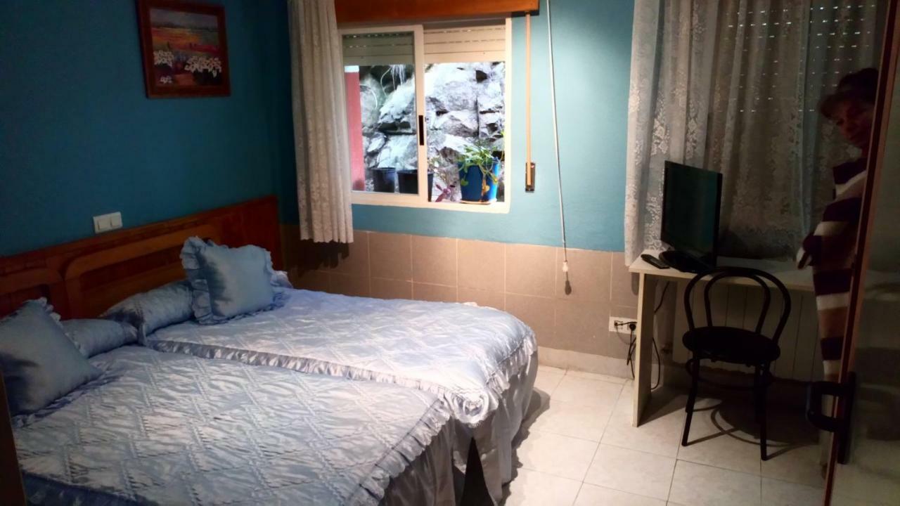 Hostal El Venero Sotillo de la Adrada Luaran gambar