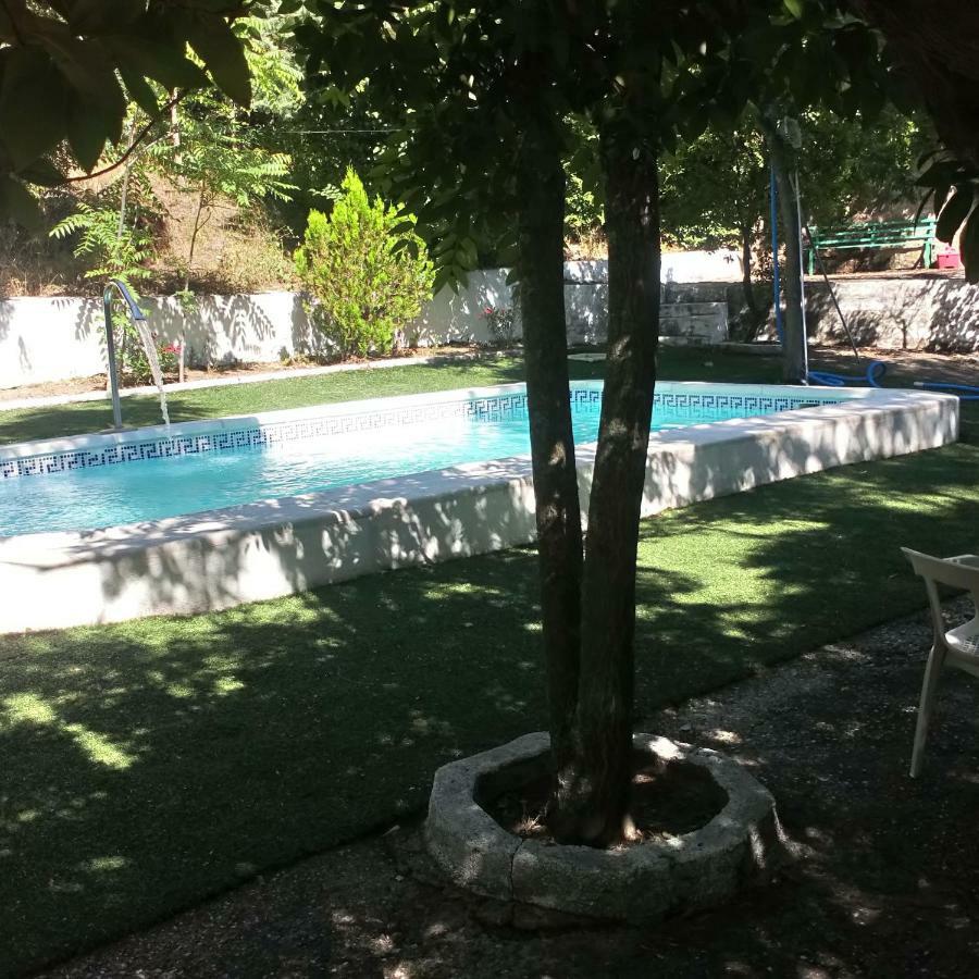 Hostal El Venero Sotillo de la Adrada Luaran gambar